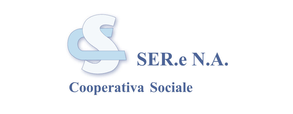 Il logo di Serena Cooperativa Sociale mostra le lettere C e S sovrapposte a sinistra, con la scritta azzurro scuro “SER.e.N.A.” e sotto “COOPERATIVA SOCIALE”. Sfondo bianco.